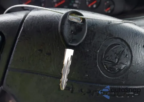 1998 Plymouth Breeze z USA, uszkodzony, nr VIN 1P3EJ46C9WN339072